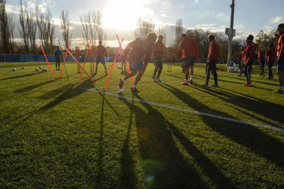 Los jugadores del Basilea se ejercitan en un instante del entrenamiento.