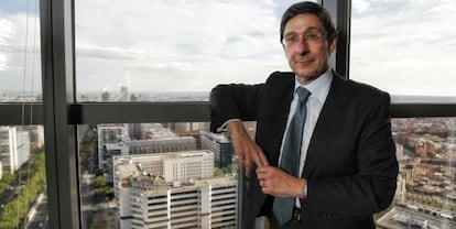 El presidente de Bankia, José Ignacio Goirigolzarri, en su despacho en la sede central de la compañía.