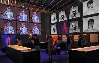 Aspecto de la exposición sobre el músico David Bowie celebrada en mayo de 2017 en el Dhub de Barcelona.