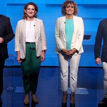 DVD 1216 (03/06/2024) Debate electoral de los candidatos a las elecciones europeas organizado por EL PAÍS, Cadena SER y El HuffPost. Desde la izquierda, Estrella Galán (Sumar), Jordi Cañas (Ciudadanos), Teresa Ribera (PSOE), Dolors Montserrat (PP), Jorge Buxadé (Vox) e Irene Montero (Podemos). Foto de Claudio Álvarez
