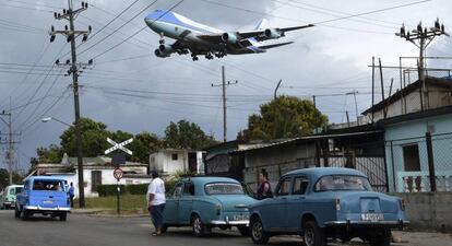 El Air Force One sobrevolando las humildes casas de Cuba el 20 de marzo de 2016, ganadora de esta edición.