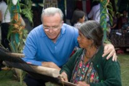 Isidro Fainé en Sololá y Antigua, en Guatemala.