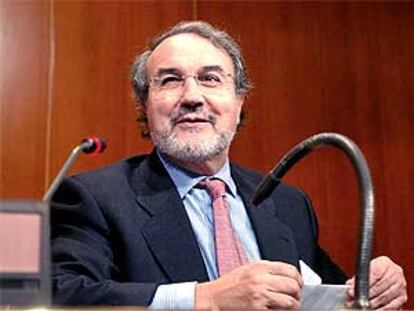 El comisario europeo de Asuntos Económicos y Monetarios, Pedro Solbes, ayer en Barcelona.