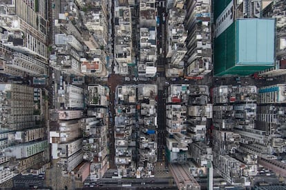Edificios del barrio de Sham Shui Po, Hong Kong. 8 de julio de 2014.