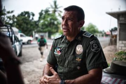 Federico Rivas, subsecretario de Seguridad Pública de Veracruz, durante la entrevista en un retén.