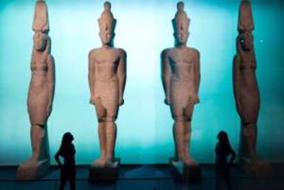 Esculturas del Antiguo Egipto en la exposición 'Ciudades sumergidas', abierta en el British Museum hasta el 27 de noviembre.