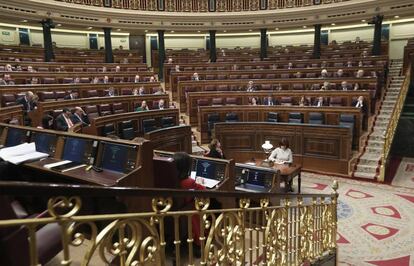 El Congreso de los Diputados durante un pleno con el banco del Gobierno vacío.