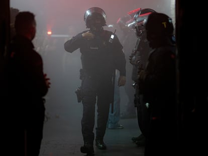Operación de los Mossos d’Esquadra durante la madrugada del 5 de abril de 2025, en Barcelona en el marco del Plan Kantai contra la multireincidencia.