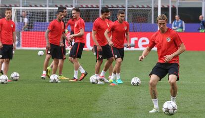 Fernando Torres entrenando en San Sirio.