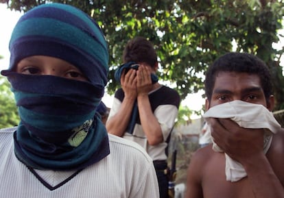 Agricultores de coca en Tibu, en 2001.