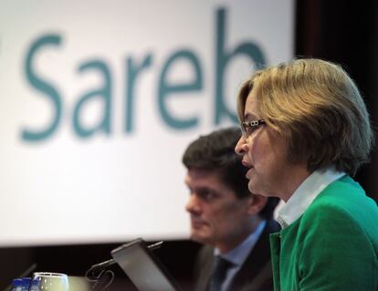 El consejero delegado de Sareb, Jaime Echegoyen, y su presidenta, Belén Romana.