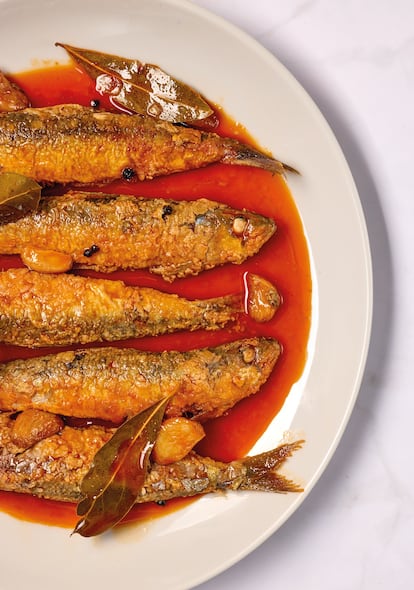 Sardinas fritas en escabeche de pimentón. Imagen proporcionada por Planeta Gastro.