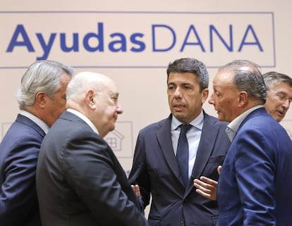 El presidente de la Generalitat, Carlos Mazón, presenta las nuevas ayudas del 'Pla Recuperem València' para personas y entidades afectadas por las riadas.