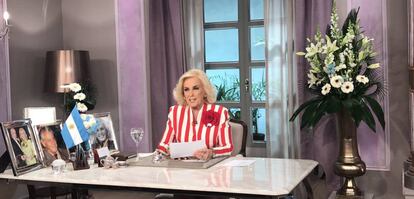 Mirtha Legrand, en el set de su programa de televisión.