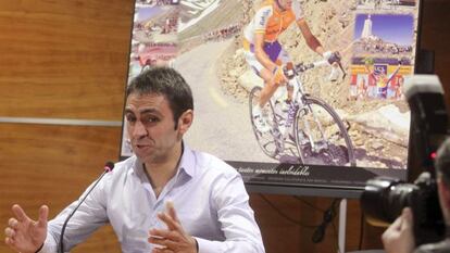 Juanma Gárate, durante el anuncio de su retirada del ciclismo profesional.