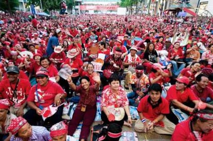 Cientos de opositores se manifiestan en la capital tailandesa contra el actual Gobierno