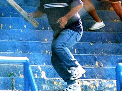 Una pelea de hinchas durante un Boca Juniors-Chacarita.