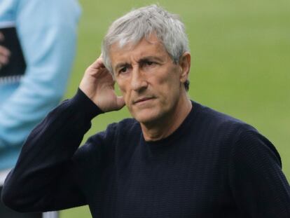 Barcelona's head coach Quique Setien gestures after the Spanish La Liga soccer match between RC Celta and Barcelona at the Balaidos stadium in Vigo, Spain, Saturday, June 27, 2020. (AP Photo/Lalo Villar)