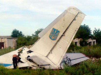 Restos del avi&oacute;n ucranio derribado en la frontera con Rusia. 