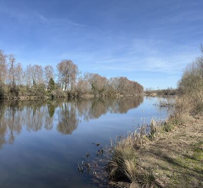 El río Tormes, una de las señas de identidad de Villamayor, discurre al abrigo de este municipio. 