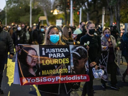Marcha silenciosa en Tijuana para exigir justicia por el asesinato de la periodista Lourdes Maldonado y el fotógrafo Margarito Martínez, este martes.