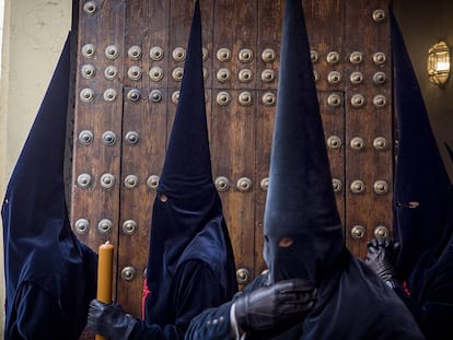 La Hermandad de la Carreterría de Sevilla en el Viernes Santo de 2018.