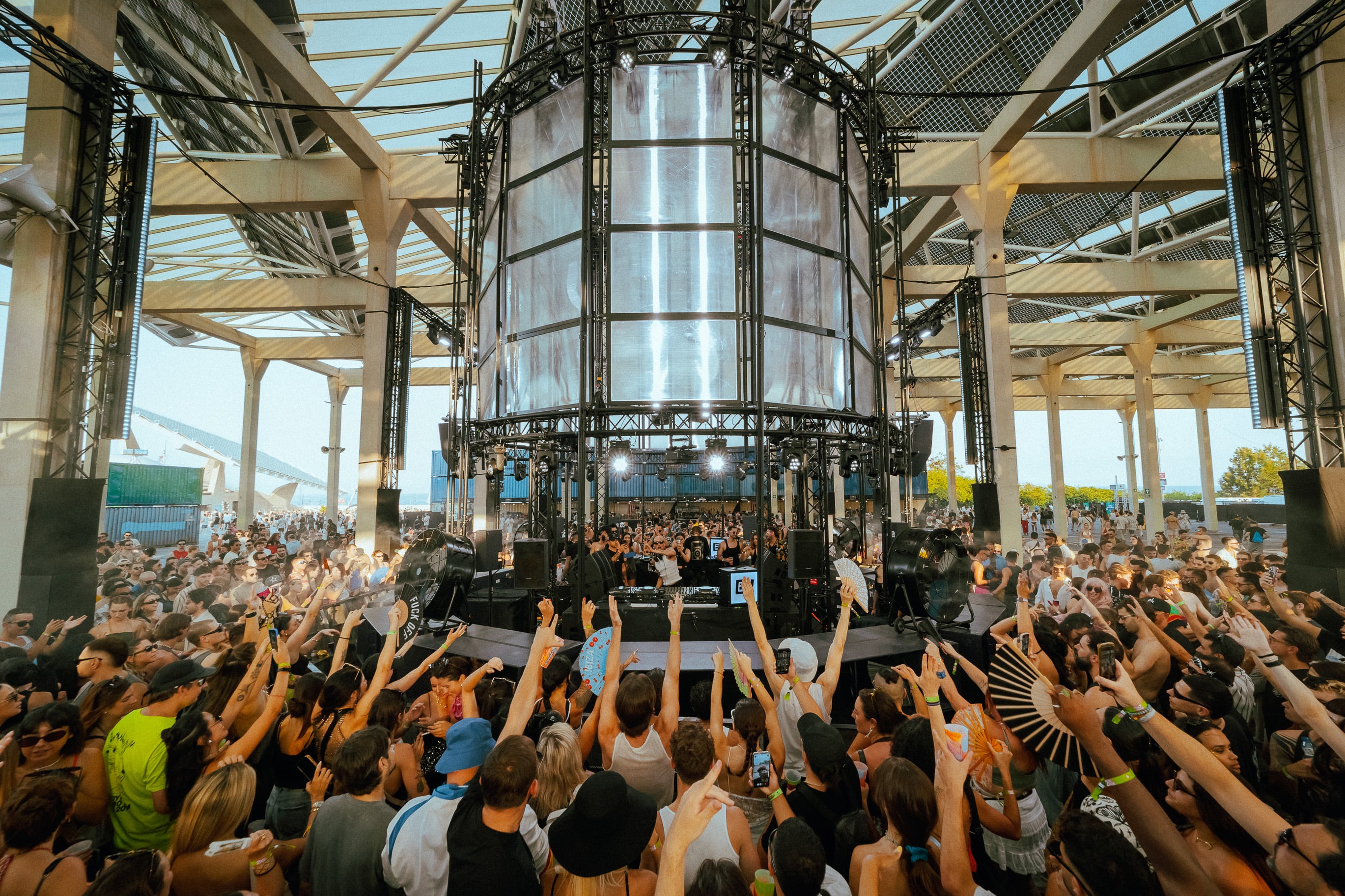 Del techno oscuro al house festivo: guía por todas las electrónicas del Brunch Electronik Festival