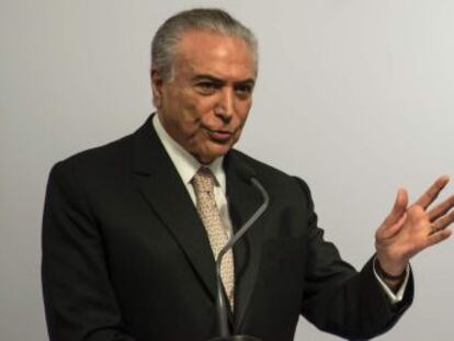 Presidente comemora o Primeiro de Maio com uma mensagem para tentar convencer a população das  inúmeras vantagens  das mudanças na CLT