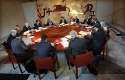 Vista general de una reunión semanal del gobierno catalán celebrada en el Palau de la Generalitat de Barcelona. EFE/archivo