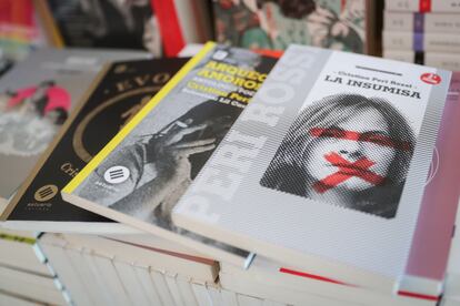 Libros de la escritora uruguaya Cristina Peri Rossi, el miércoles en una librería de Montevideo.