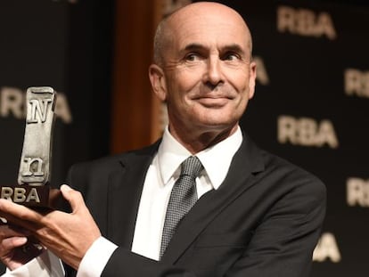 Don Winslow con el premio RBA.