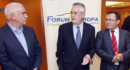 Luciano Alonso, José Antonio Griñán y Miguel Ángel Heredia en el Foro Nueva Economía, en Málaga