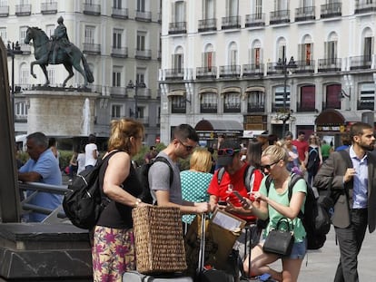 Turistas en la Puerta del Sol.