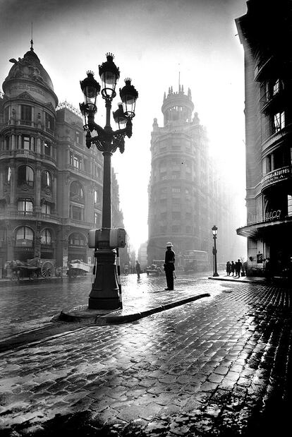 La Barcelona del pasado vuelve como escenario de la nueva novela de Carlos Ruiz Zafón.