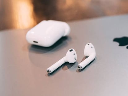 Airpods de Apple.