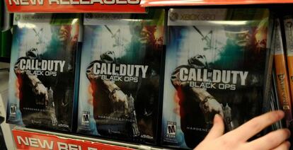 Videojuegos de Call of Duty en una tienda.
