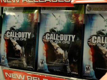  Videojuegos de Call of Duty en una tienda. 