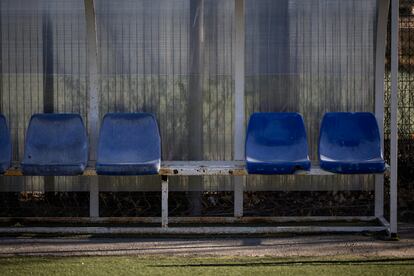 Banquillos del campo de Vall d'Hebron el 14 de diciembre de 2023.