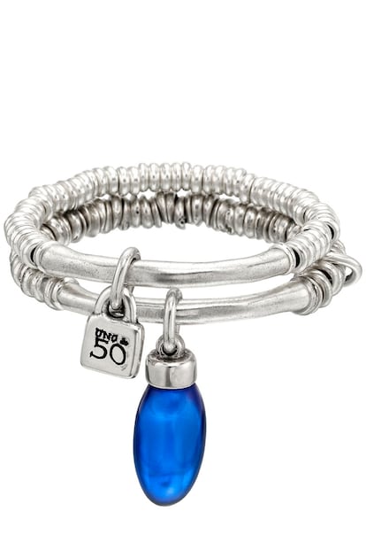 Uno de 50
	

	Fina pulsera en plata. Se llevan muchas a la vez.