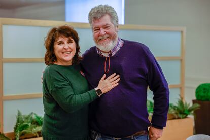 Isabel Faraldo, candidata a la Xunta de Galicia por Podemos, y Juan López Uralde, coordinador de Alianza Verde, presentan el acuerdo político entre sus formaciones el 23 de enero en Santiago de Compostela.