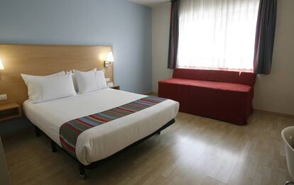 Recepción del Travelodge Torrelaguna, en Madrid. 