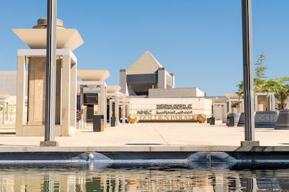 El Museo Nacional de la Civilización Egipcia (NMEC) es uno de los edificios más bellos y modernos de El Cairo.