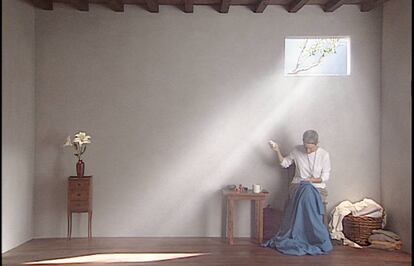 Un fotograma de 'Catherine’s Room', de Bill Viola.