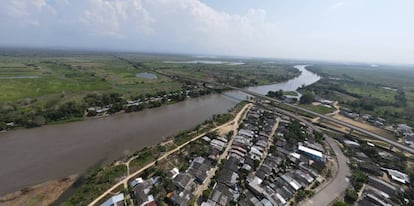 Imagen aérea del Canal del Dique, en Colombia.