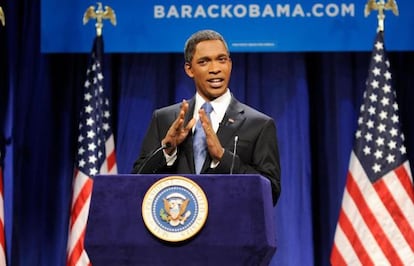 El comediante Jay Pharoah, en el papel Barack Obama durante el espacio &#039;Saturday night live&#039;.