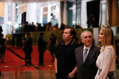 Maia, Temer e Marcela em recepção a deputados no Alvorada.