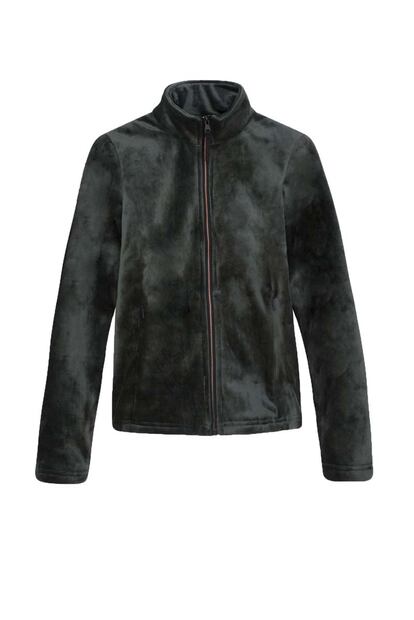 Chaqueta polar waterproof (45,99 €), de OYSHO.