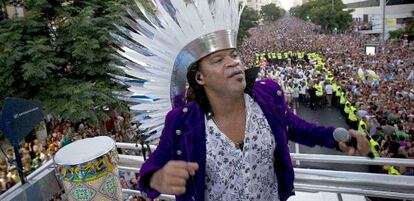 Carlinhos Brown en el desfile de Carnaval celebrado en C&aacute;diz.