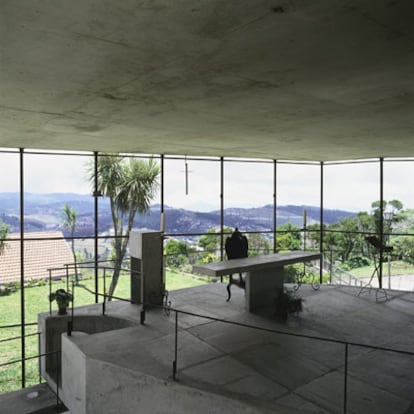 Capela de São Pedro, obra de Paulo Mendes da Rocha. 