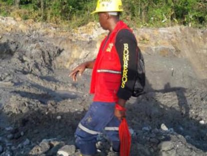 Labores de rescate en la mina sepultada.